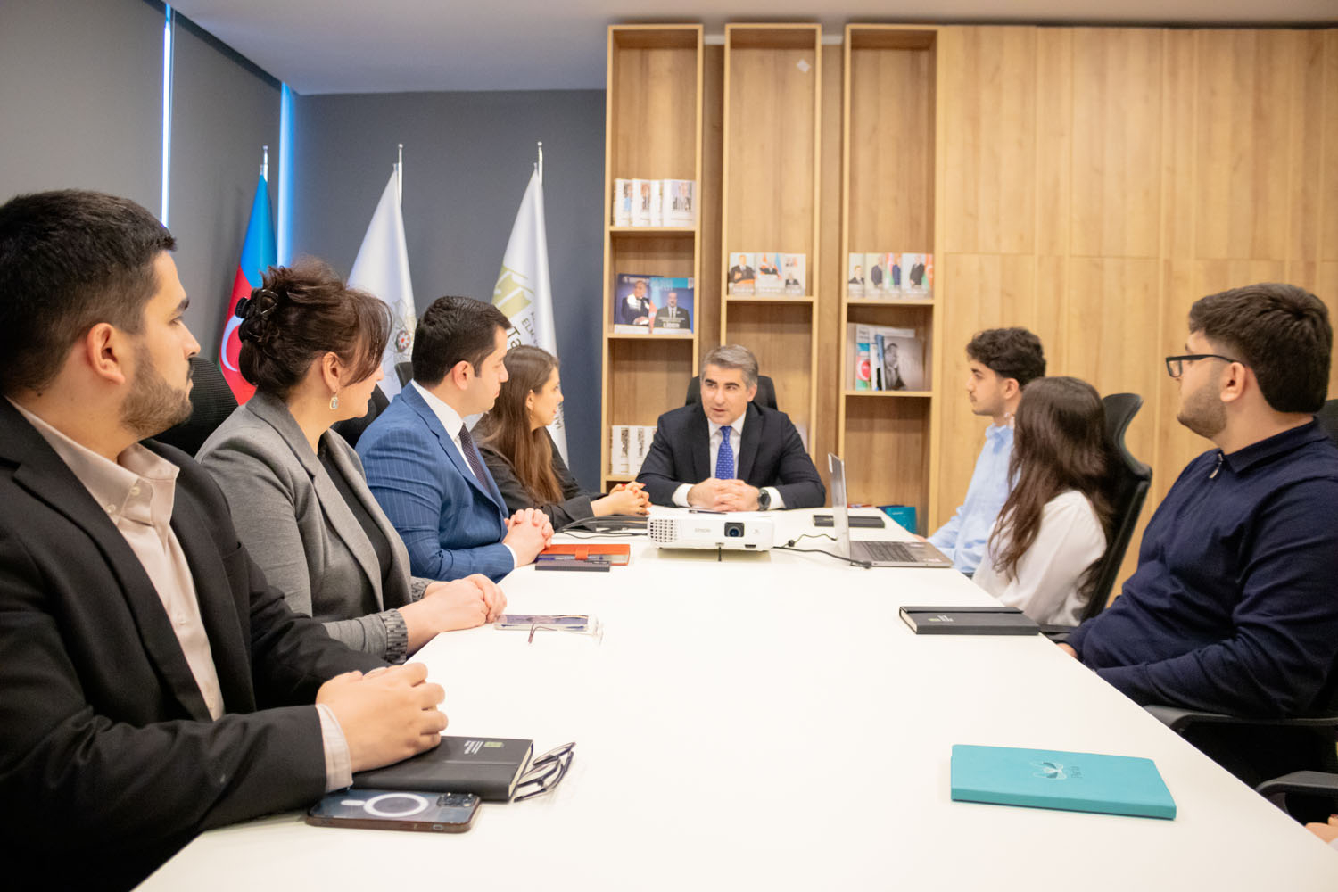 “Bir Könüllü” təşkilatının üzvləri TİF-də təcrübə proqramını bitiriblər