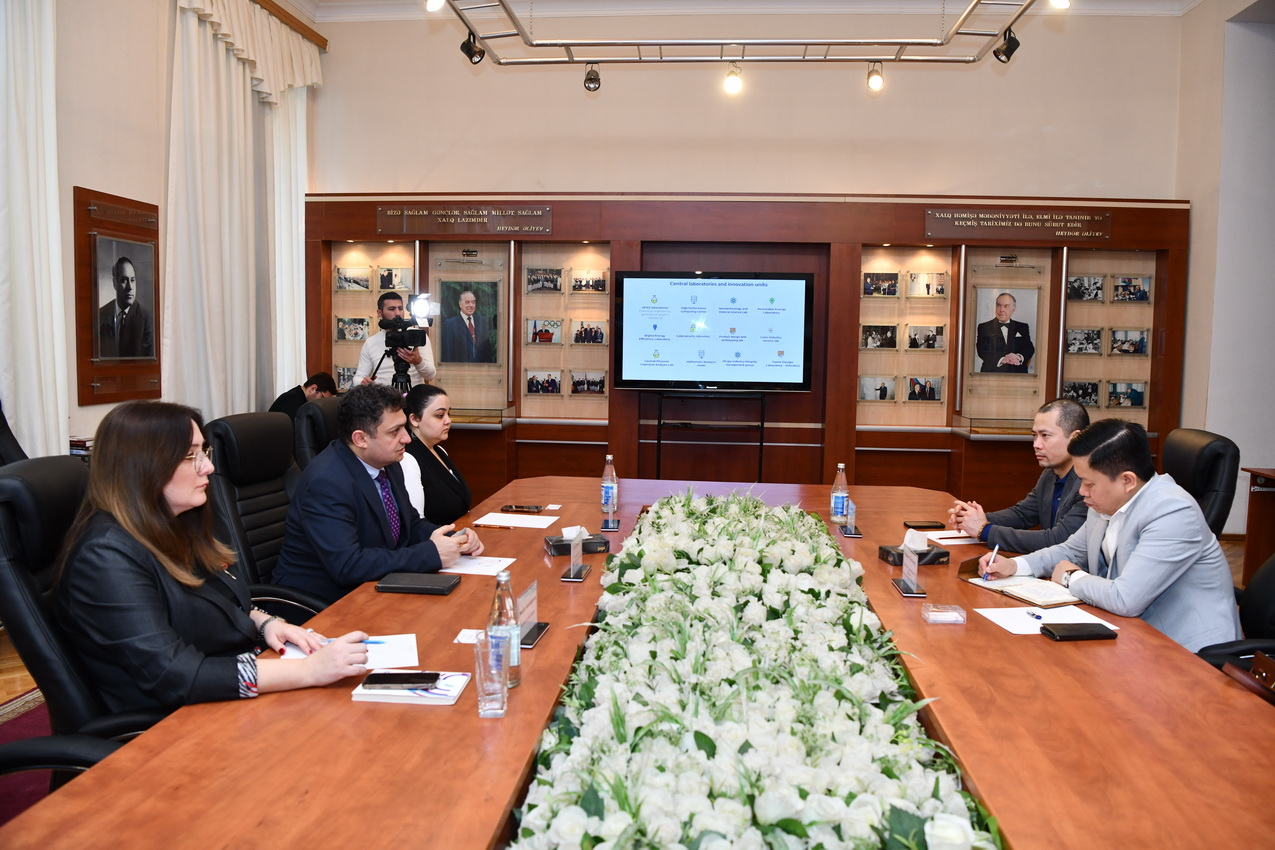 Vyetnam şirkətinin nümayəndə heyəti ADNSU-da əməkdaşlıq imkanlarını müzakirə edib