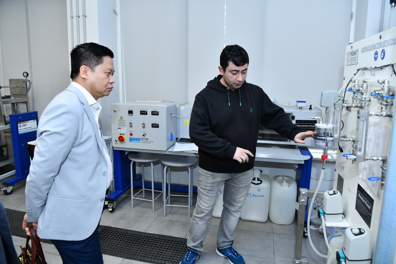 Vyetnam şirkətinin nümayəndə heyəti ADNSU-da əməkdaşlıq imkanlarını müzakirə edib