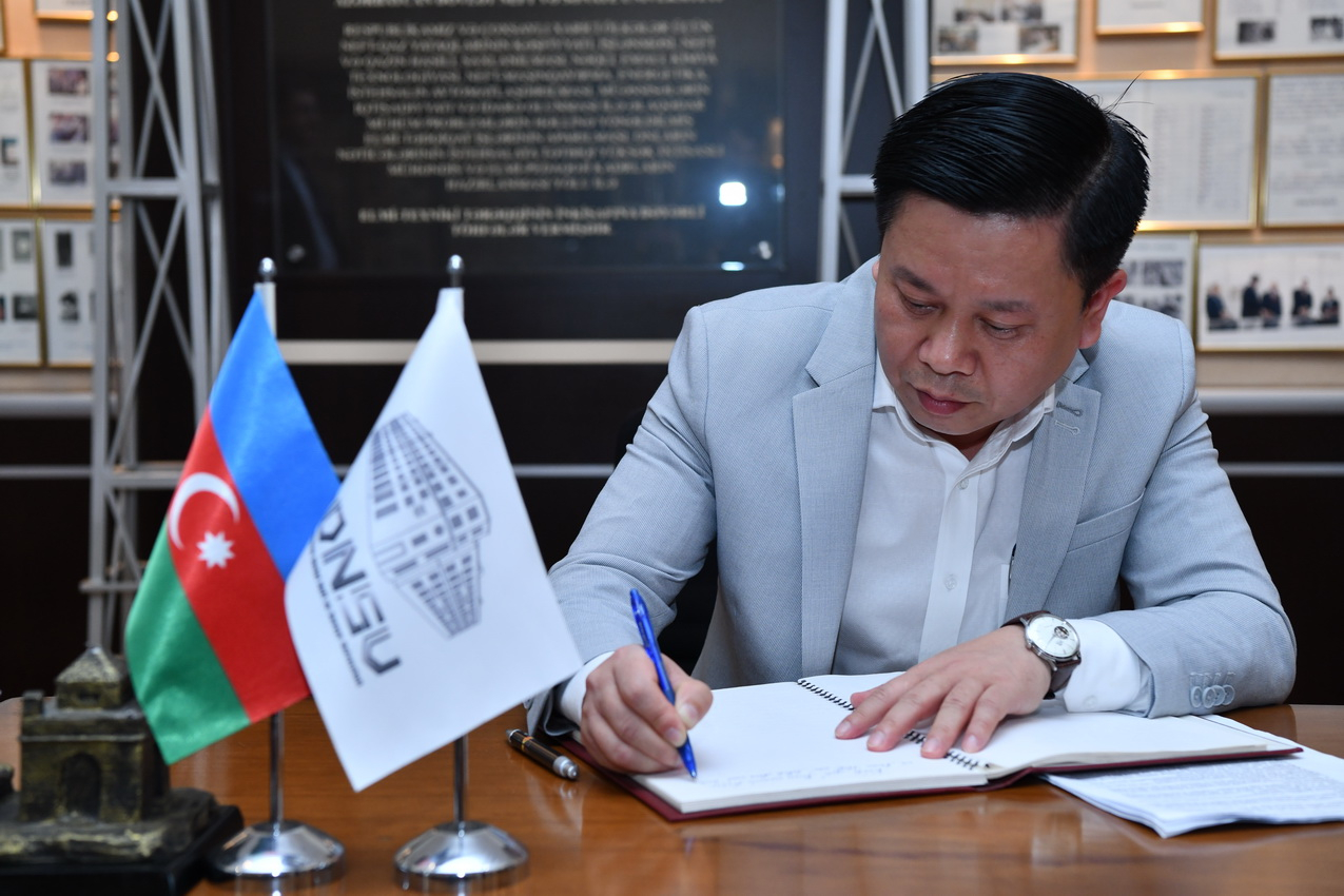 Vyetnam şirkətinin nümayəndə heyəti ADNSU-da əməkdaşlıq imkanlarını müzakirə edib