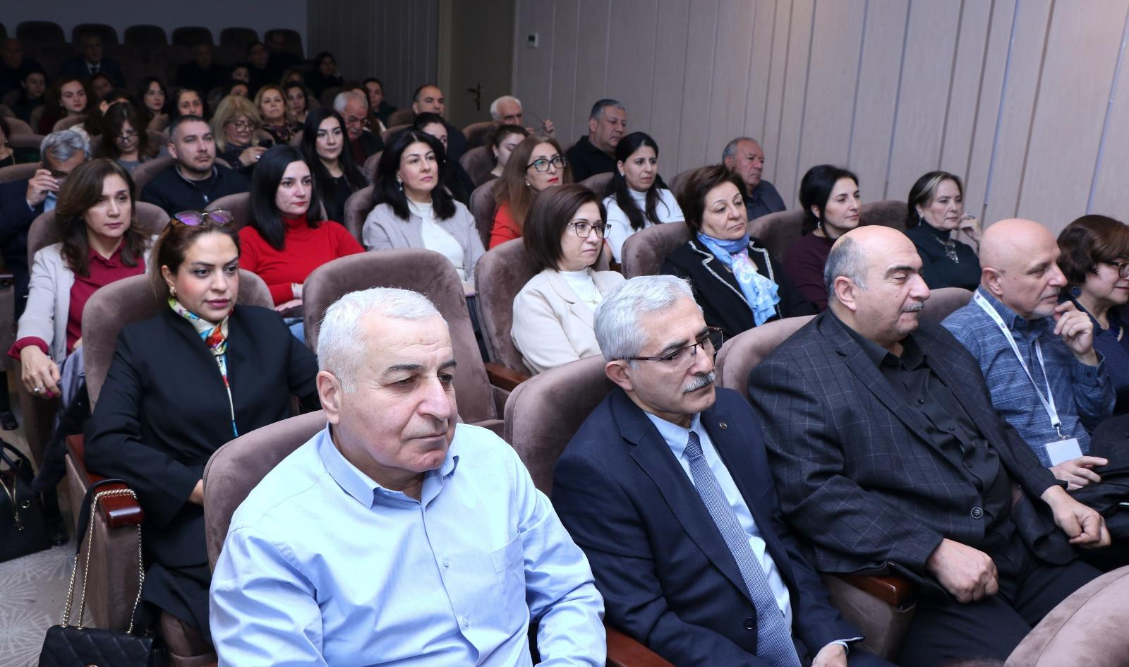 İsrailli professor AzMİU-da seminar keçib