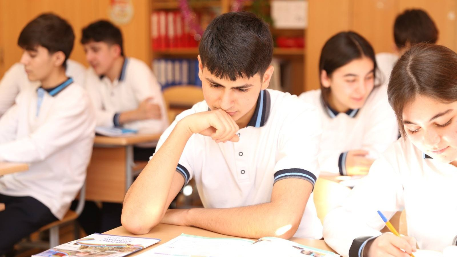 “Yuxarı siniflərdə valideynlərin məktəblə əlaqəsi azalır” – Sədr