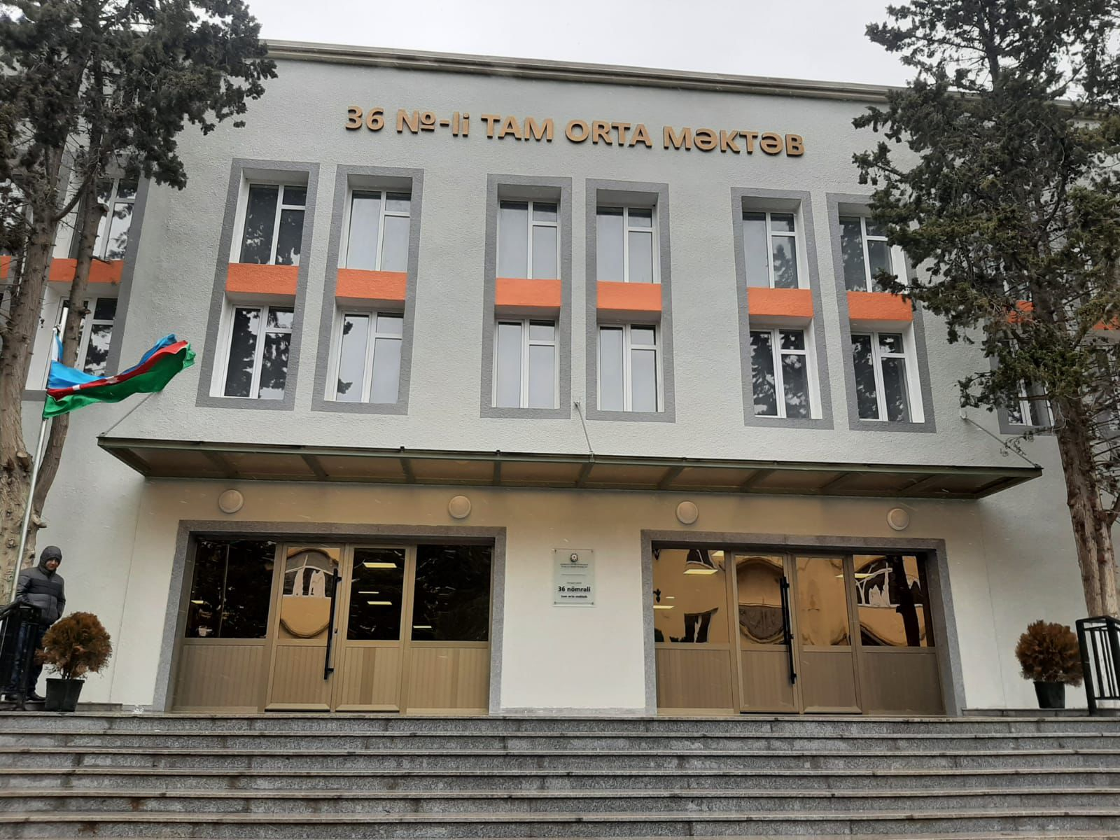 Abşeron məktəblərində sıxlıq azalır: