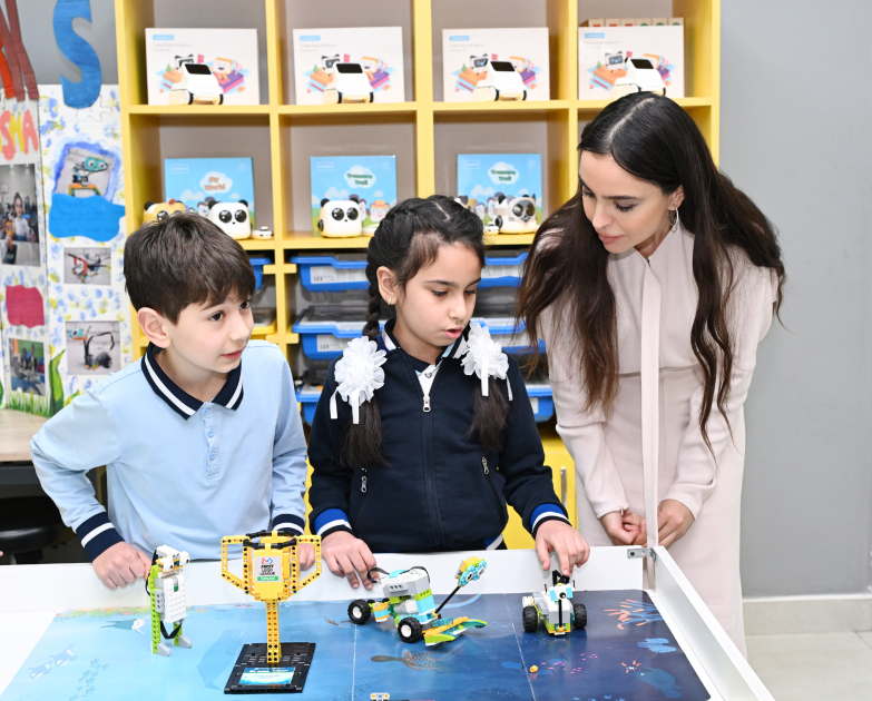 Leyla Əliyeva və Alena Əliyeva Gəncədə STEAM mərkəzində və 37 nömrəli tam orta məktəbdə olublar