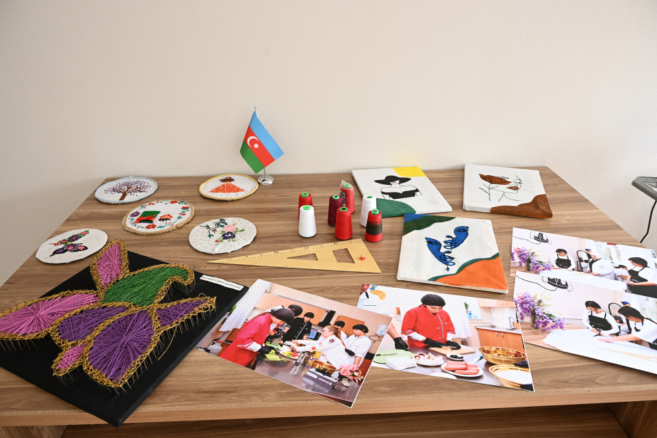 Leyla Əliyeva və Alena Əliyeva Gəncədə STEAM mərkəzində və 37 nömrəli tam orta məktəbdə olublar