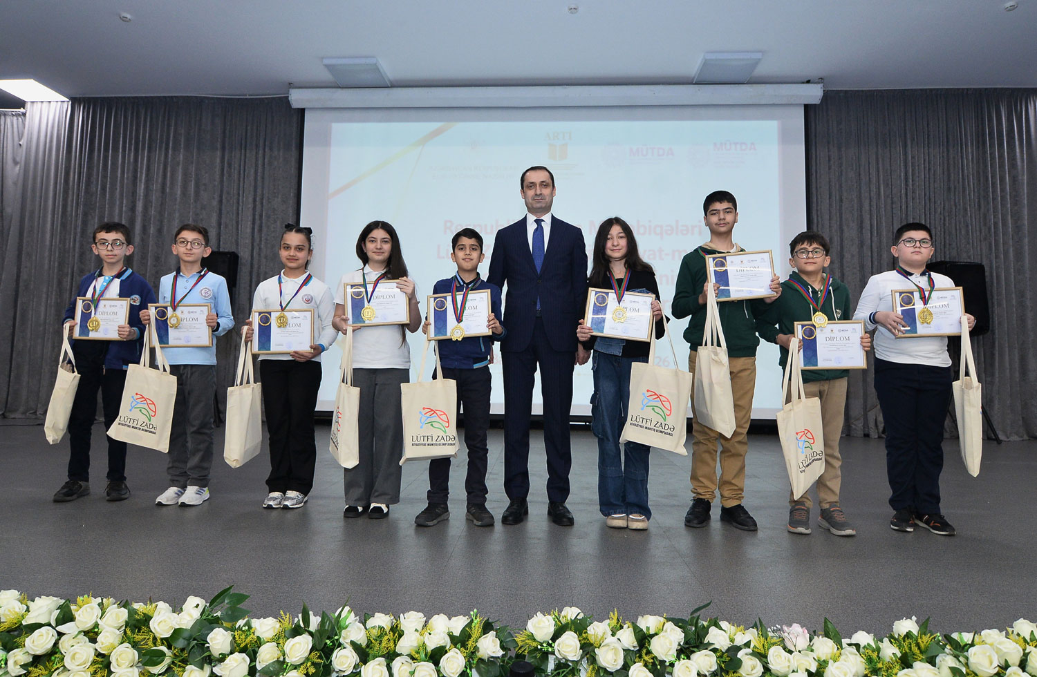 Müsabiqə və olimpiada qalibləri mükafatlandırılıb