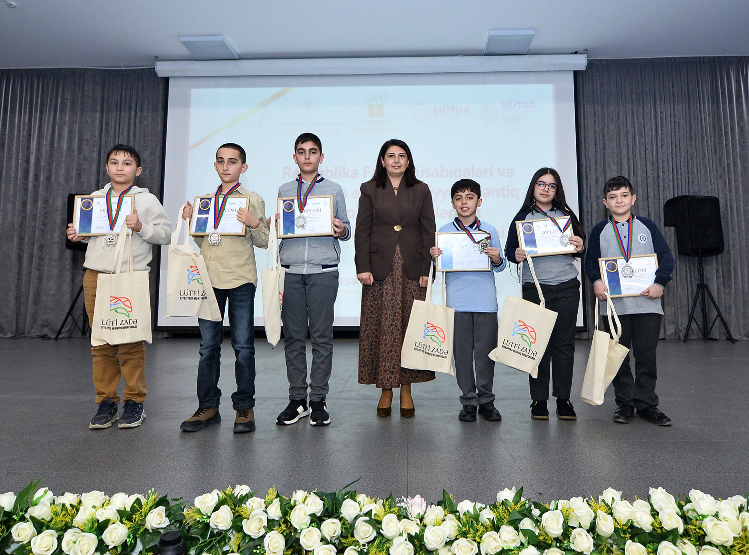 Müsabiqə və olimpiada qalibləri mükafatlandırılıb