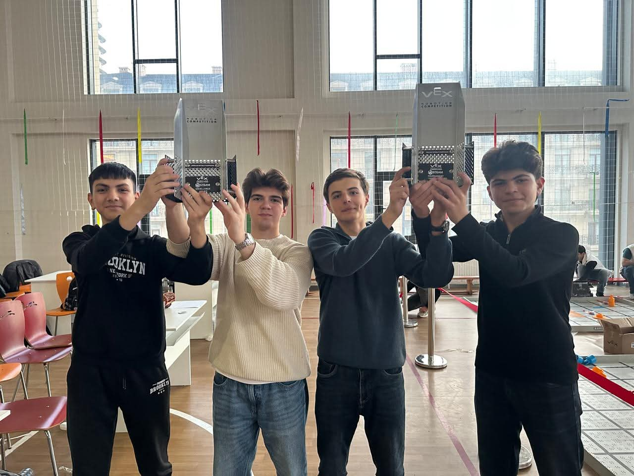 Gəncə məktəbliləri robototexnika üzrə respublika turnirinin qalibi olublar