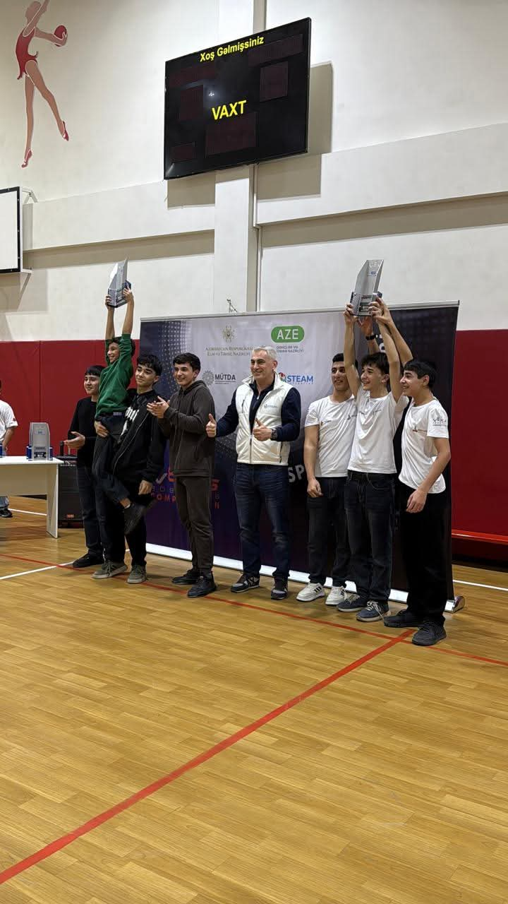 Gəncə məktəbliləri robototexnika üzrə respublika turnirinin qalibi olublar