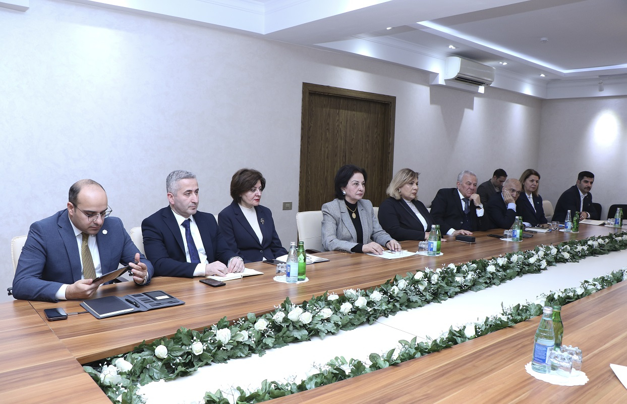 AzMİU ilə İqtisadiyyat İnstitutu arasında əməkdaşlıq memorandumu imzalanıb