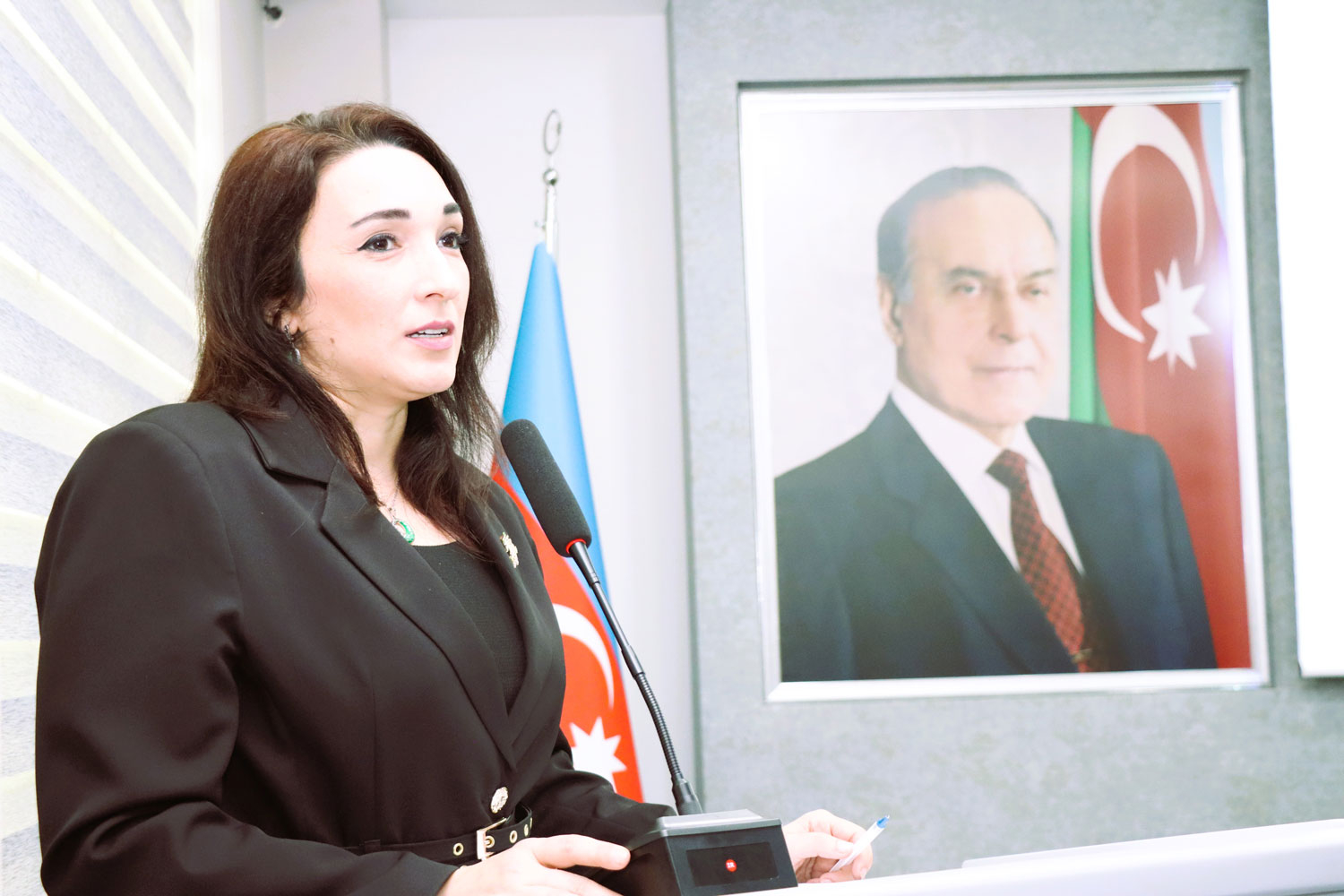 Paytaxt məktəblərində “Heydər Əliyev irsinin öyrədilməsi” dərsləri davam edir