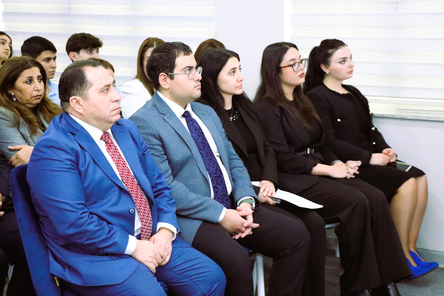 Paytaxt məktəblərində “Heydər Əliyev irsinin öyrədilməsi” dərsləri davam edir