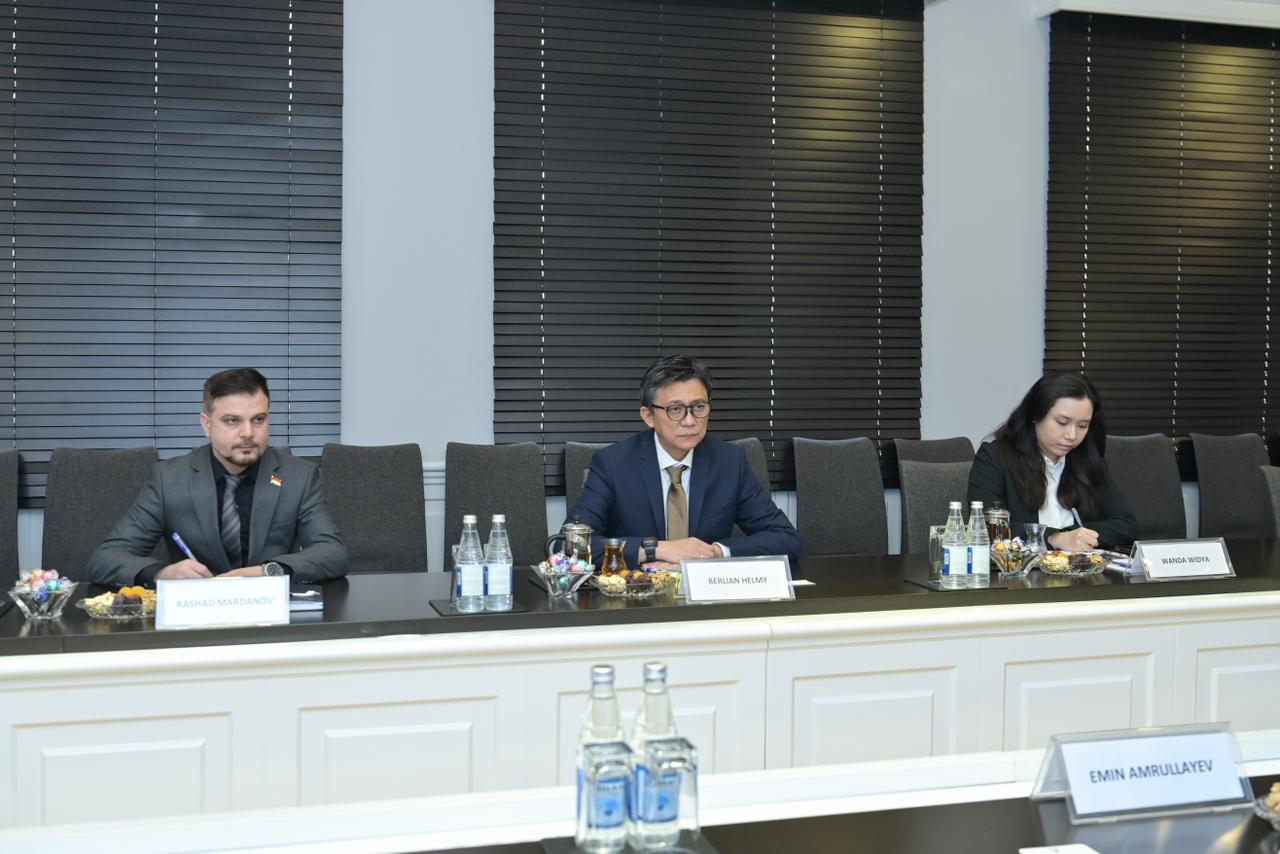 Elm və təhsil naziri İndoneziyanın ölkəmizdəki səfiri ilə görüşüb