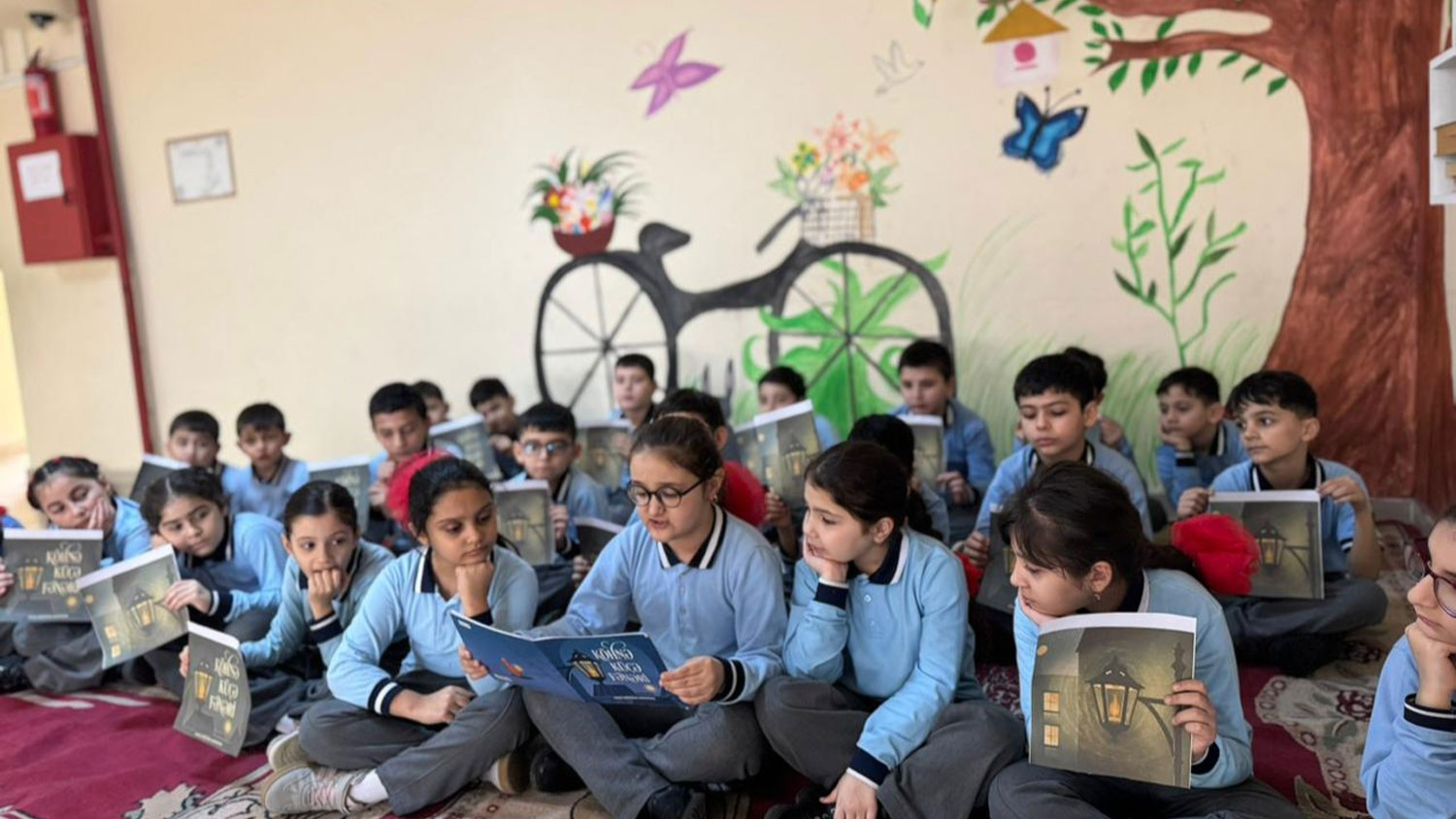 Paytaxt məktəblərində “Oxu dəqiqələri” keçirilir