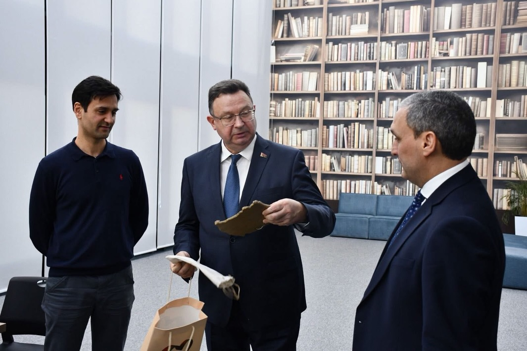 Qarabağ Universitetinin Belarus məktəbləri ilə əməkdaşlığı müzakirə edilib