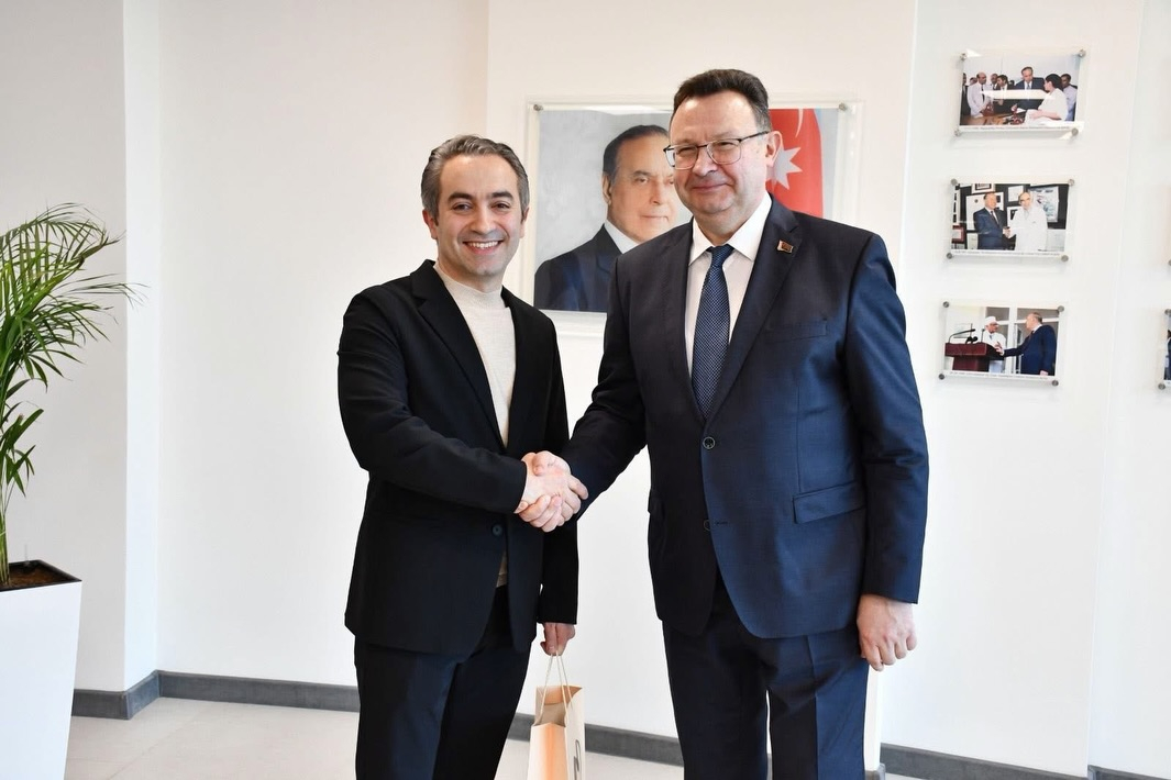 Qarabağ Universitetinin Belarus məktəbləri ilə əməkdaşlığı müzakirə edilib