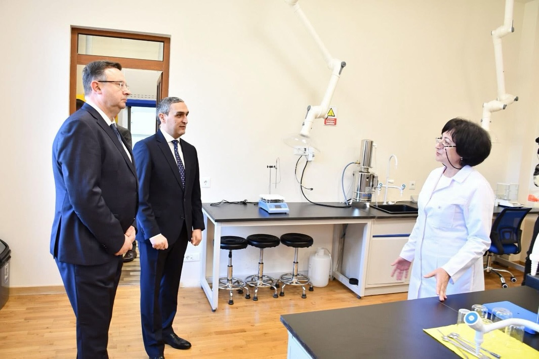 Qarabağ Universitetinin Belarus məktəbləri ilə əməkdaşlığı müzakirə edilib