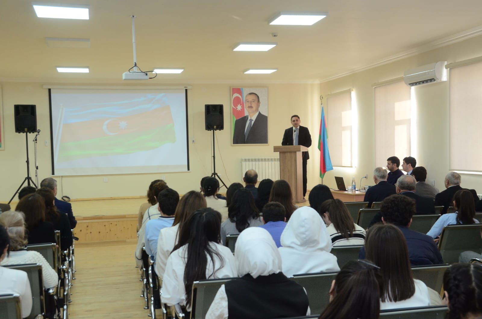 “Qərbi Azərbaycan tarixi Azərbaycan diyarıdır” mövzusunda açıq dərslər keçirilib