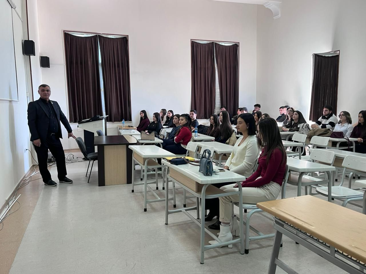 NDU-da yaz semestrinin ilk dərslərini şəhid ailələri və qazilər keçib