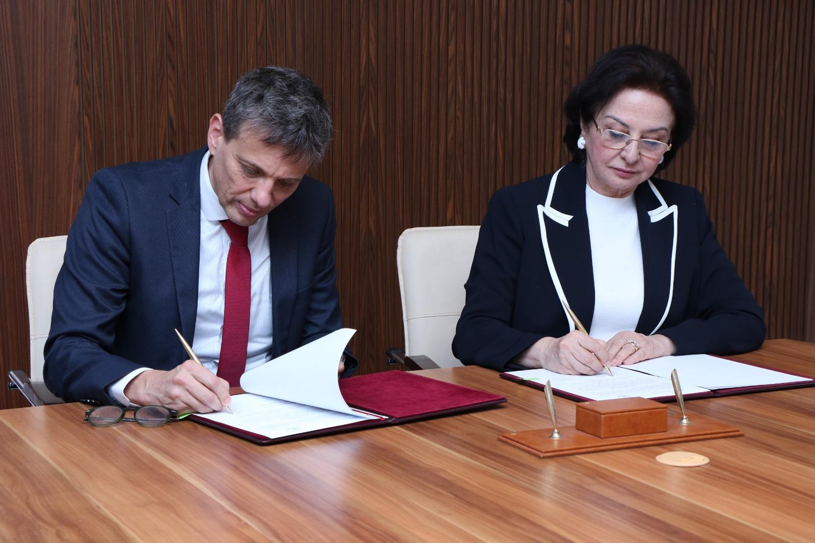 AzMİU Macarıstan universiteti ilə Əməkdaşlıq Memorandumu imzalayıb