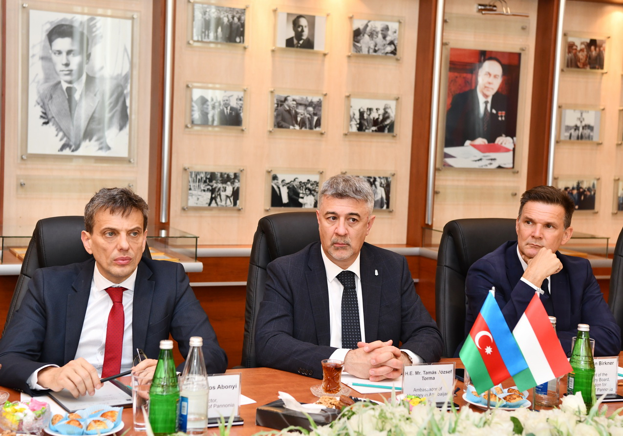 Macarıstanın nümayəndə heyəti ADNSU-da olub