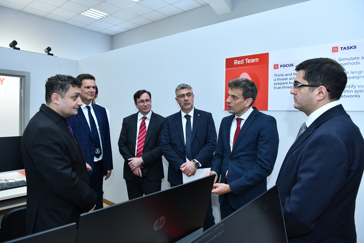 Macarıstanın nümayəndə heyəti ADNSU-da olub