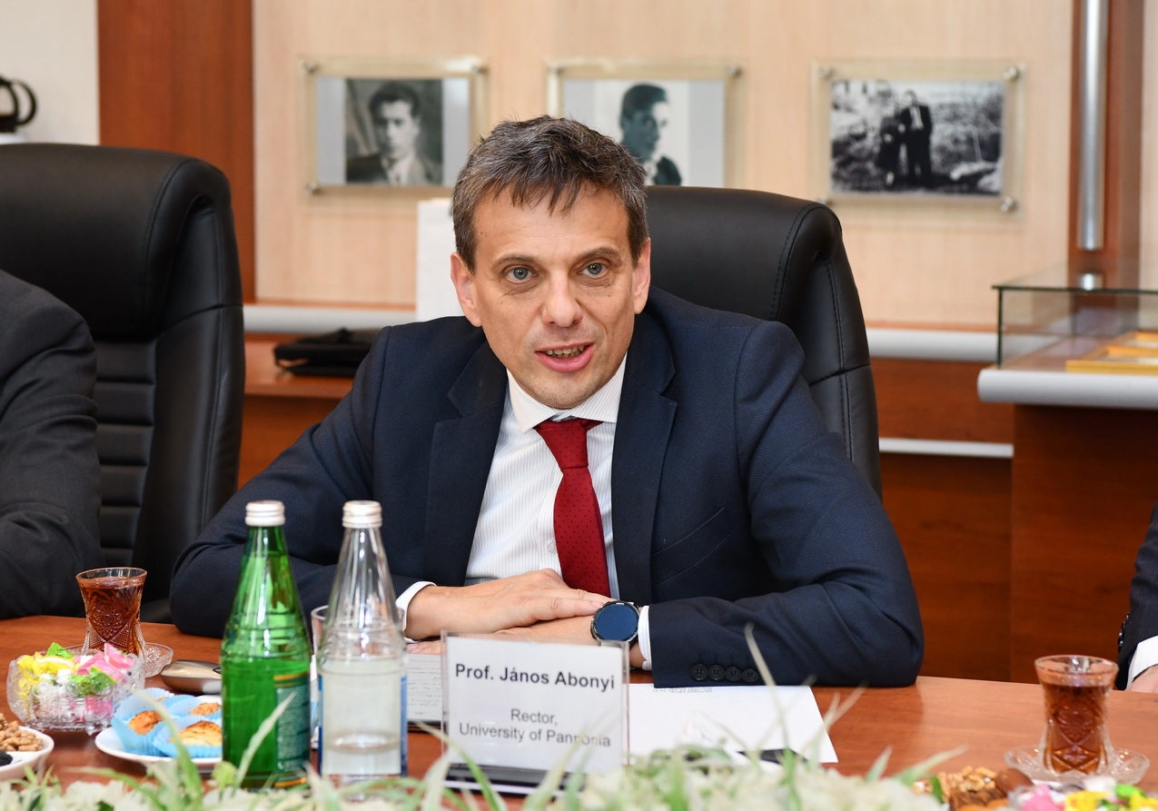 Macarıstanın nümayəndə heyəti ADNSU-da olub