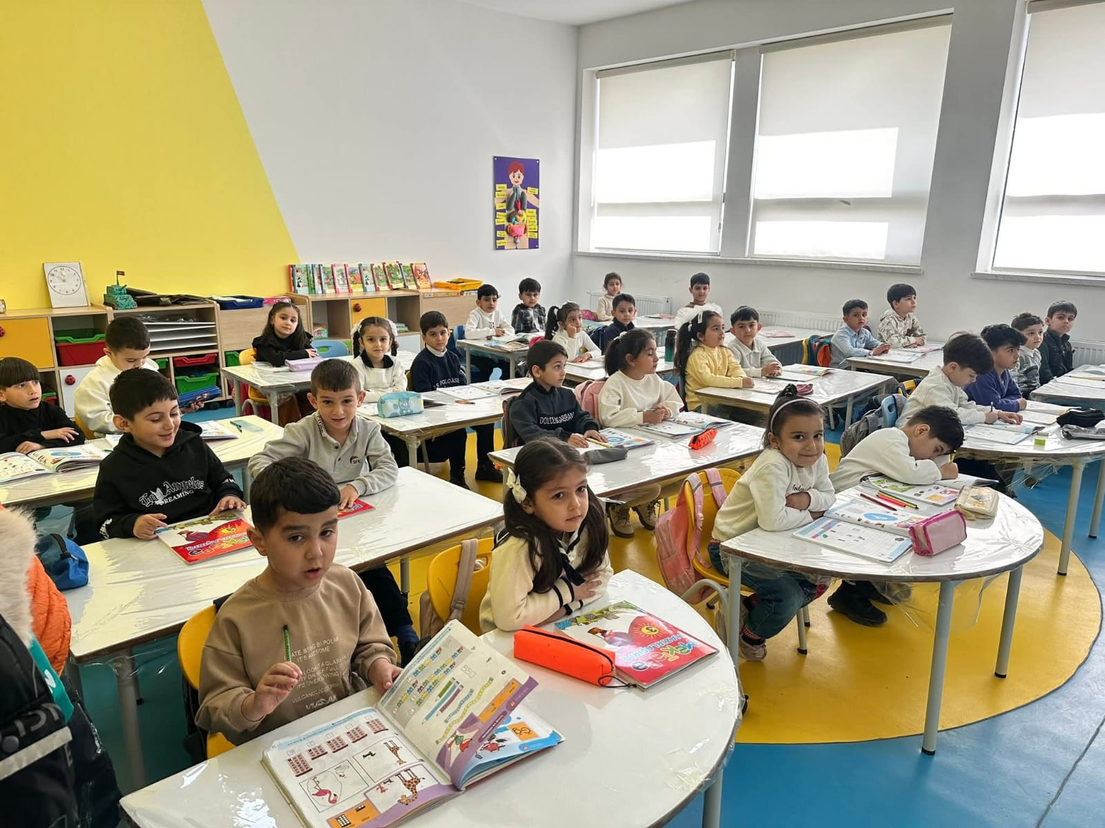 Cəbrayıl məktəbində bir dərs günü