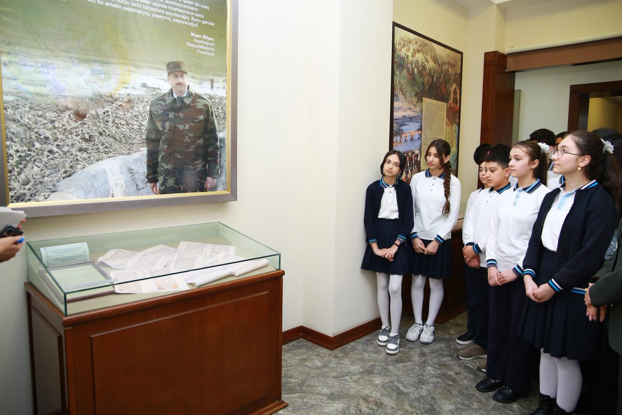 Sumqayıt məktəbliləri Memorial Soyqırımı Muzeyini ziyarət ediblər