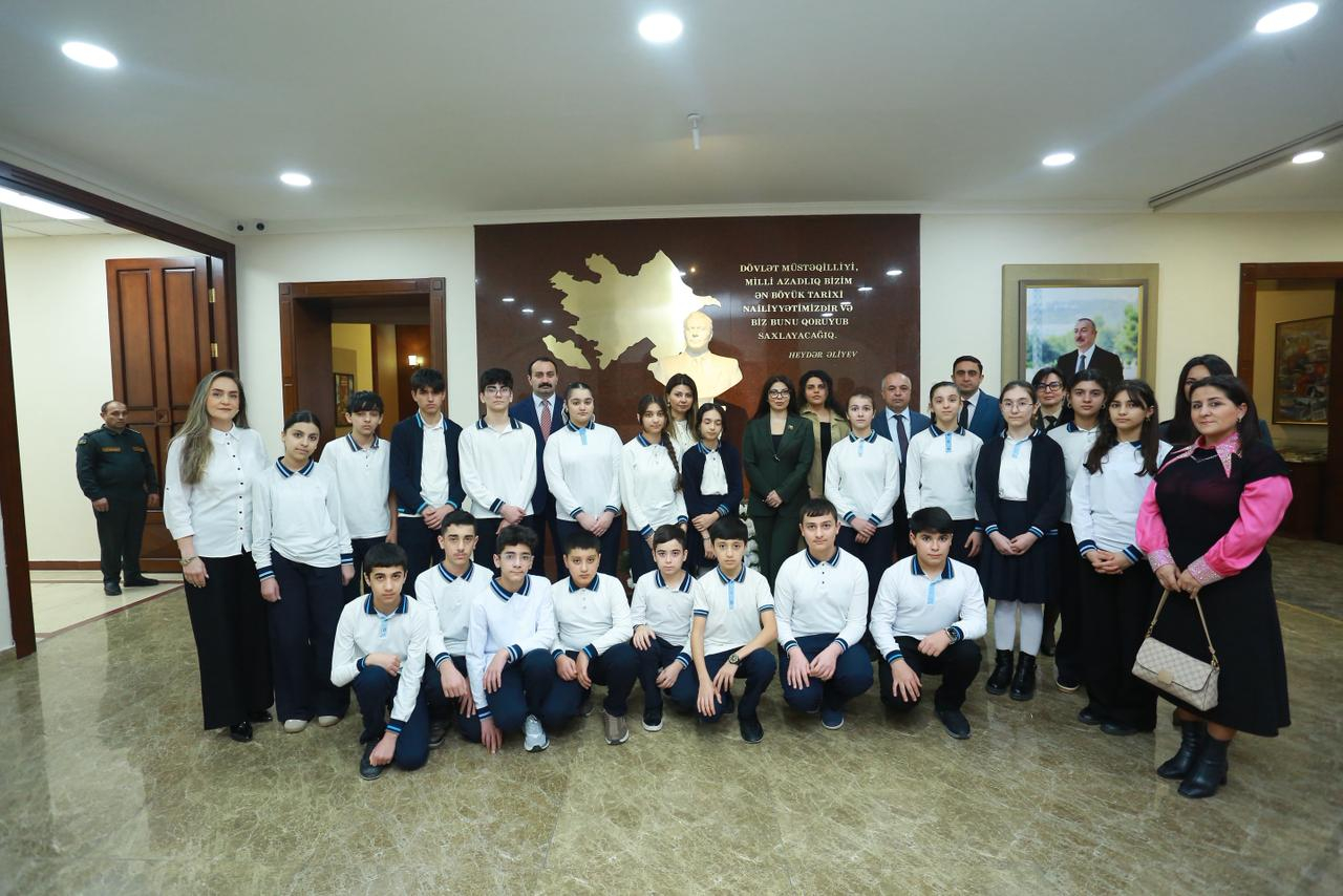 Sumqayıt məktəbliləri Memorial Soyqırımı Muzeyini ziyarət ediblər