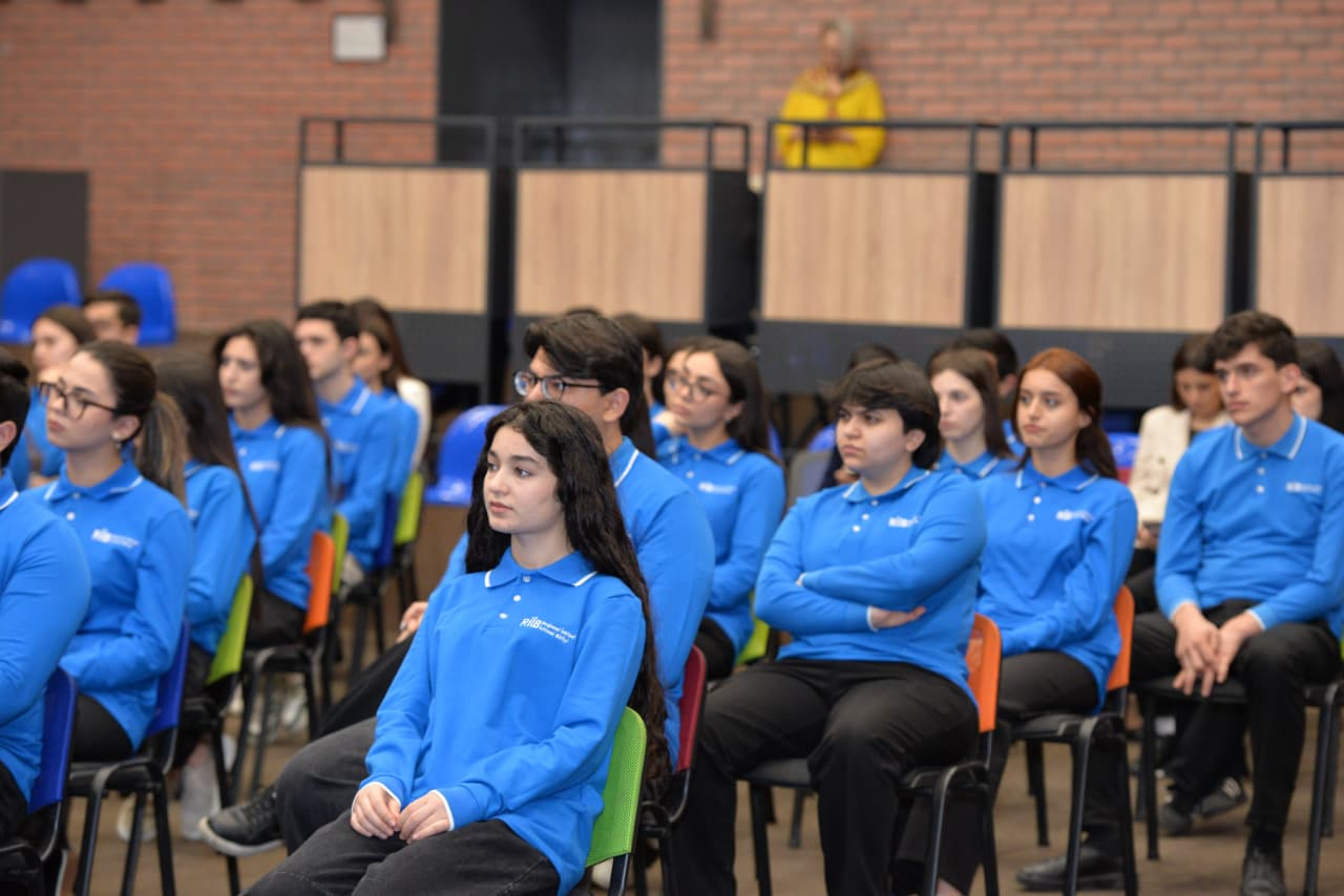 Yeni dövr gənclərin qarşısında müəyyən vəzifələr qoyur