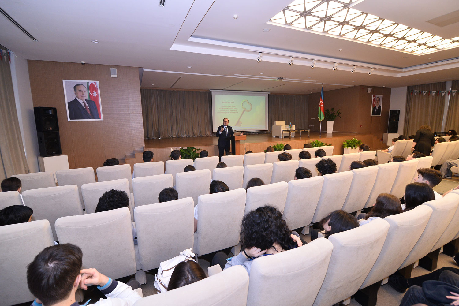 Rəşad Mahmudov “Məktəbdə...” layihəsinin qonağı olub