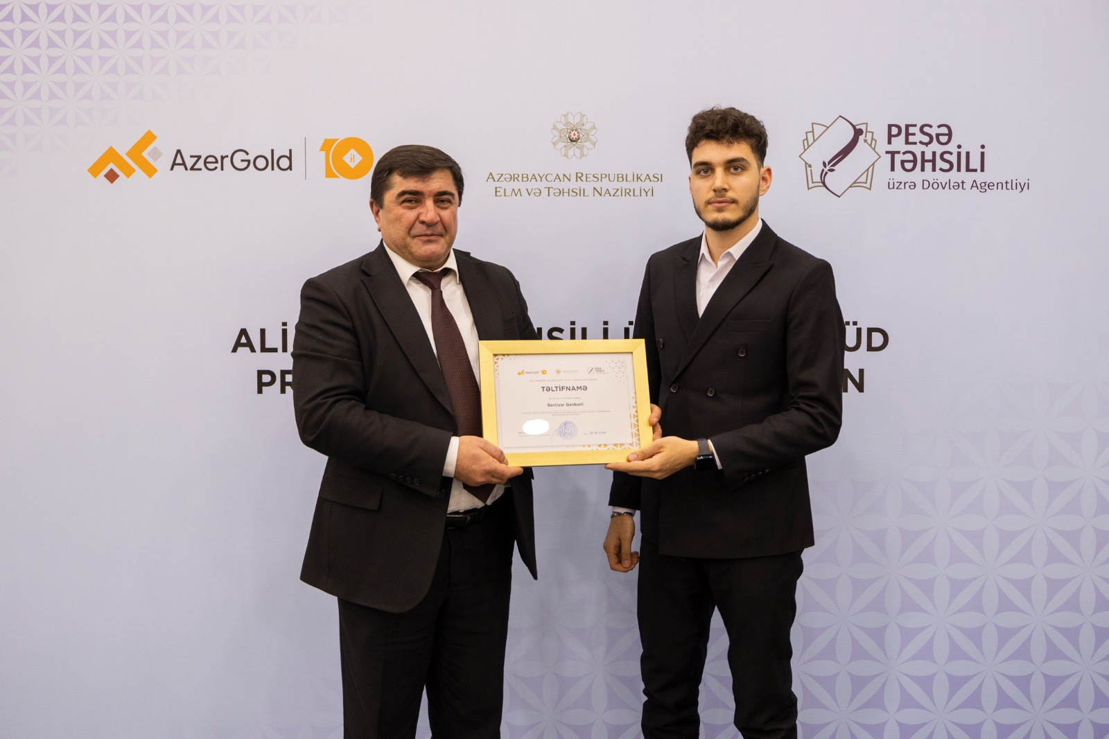 “AzerGold”un V Təqaüd Proqramının qalibləri mükafatlandırılıb