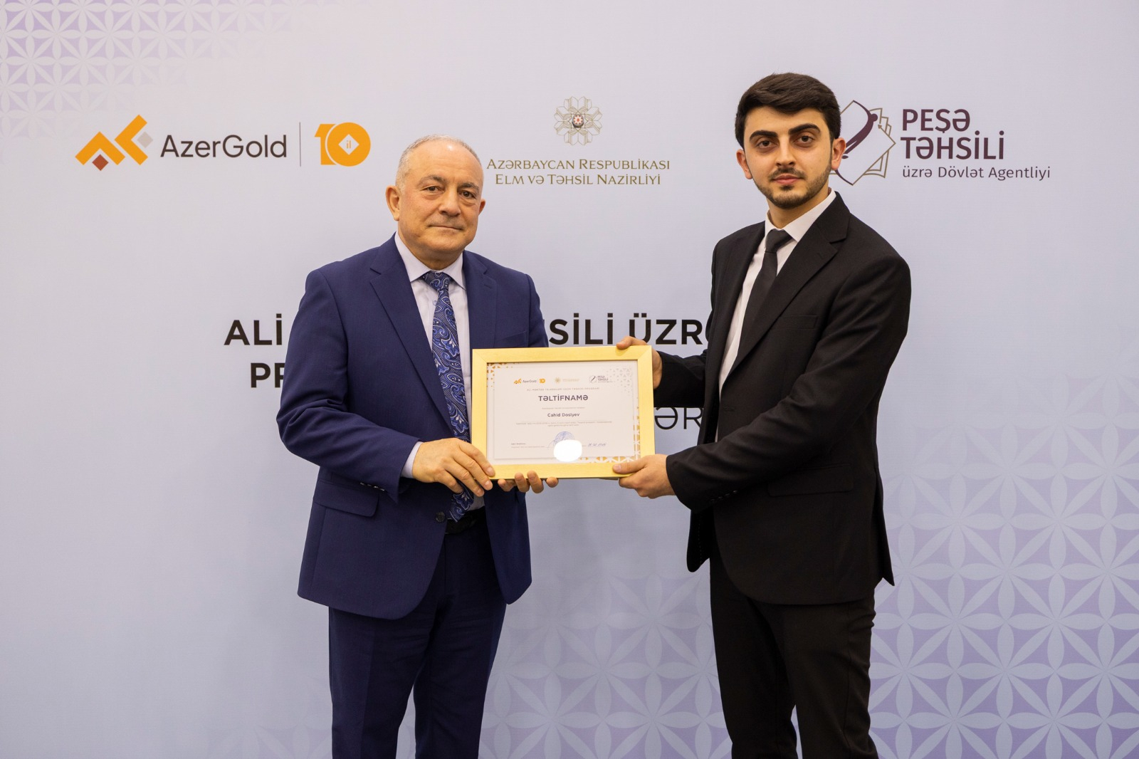 “AzerGold”un V Təqaüd Proqramının qalibləri mükafatlandırılıb