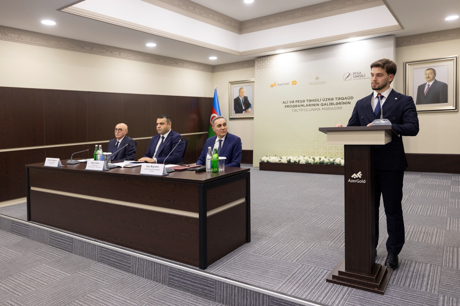 “AzerGold”un V Təqaüd Proqramının qalibləri mükafatlandırılıb