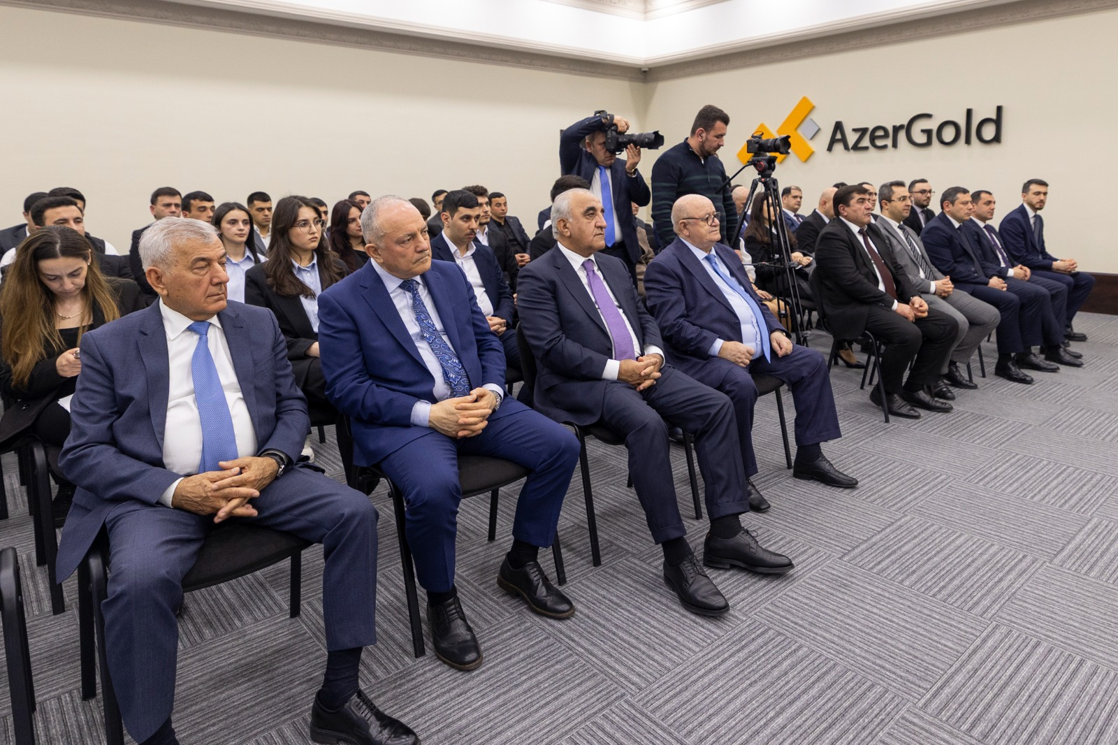 “AzerGold”un V Təqaüd Proqramının qalibləri mükafatlandırılıb