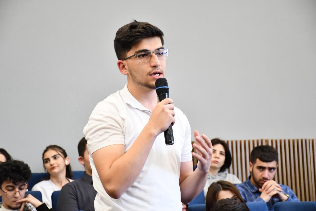 Qarabağ Universitetində “İnnovasiya və süni intellekt” təqaüd proqramı üzrə infosessiya keçirilib