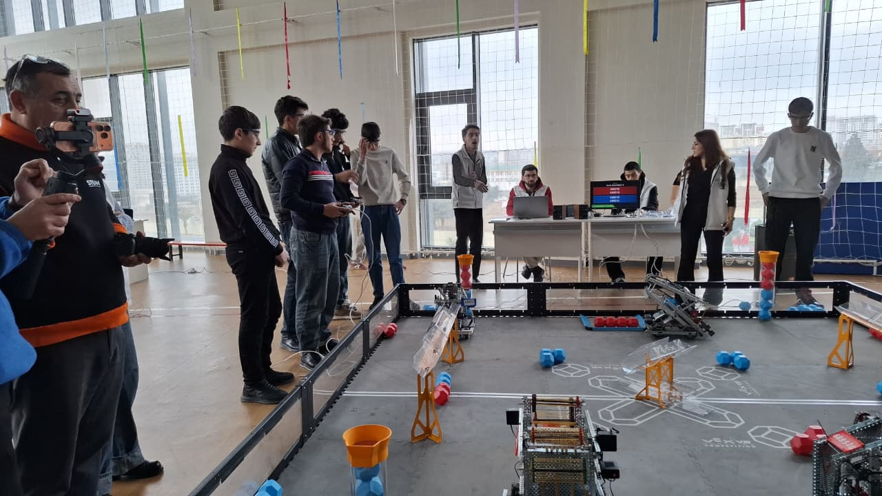 “Robot 6 top götürə bilir” – Tələbələrin sıfırdan başladığı layihə uğur qazandı