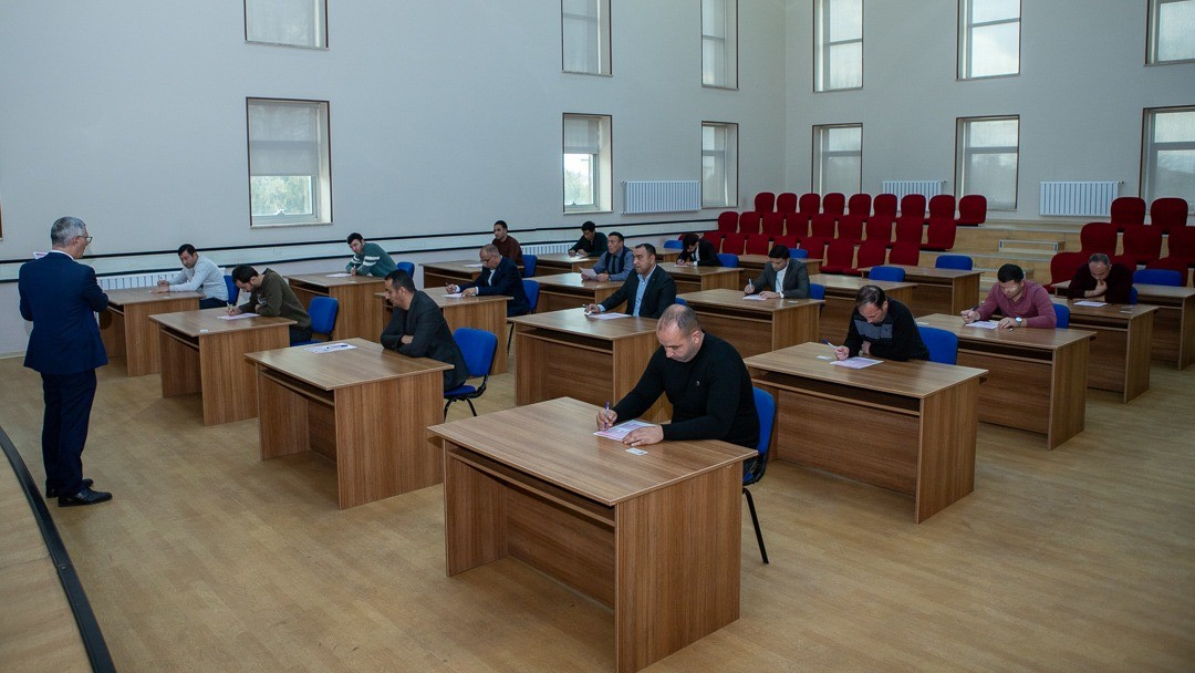 Məktəblərdə hərbi rəhbərin işə qəbulu üçün test imtahanı keçirilib 