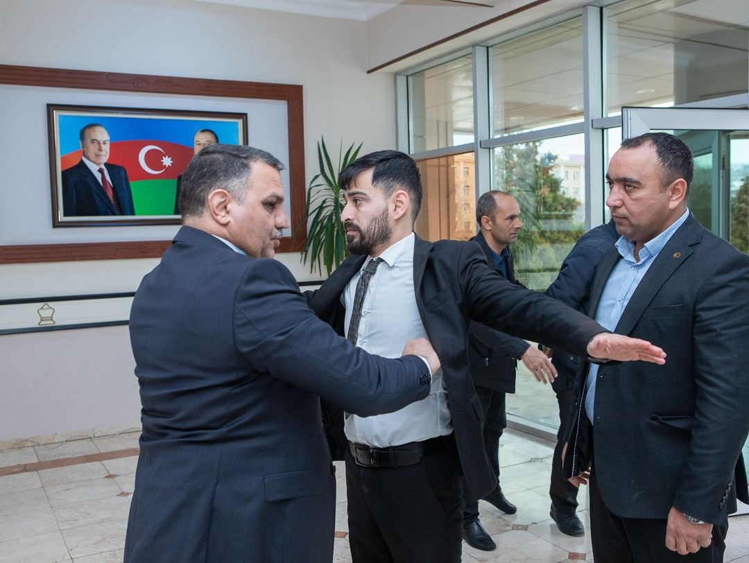 Məktəblərdə hərbi rəhbərin işə qəbulu üçün test imtahanı keçirilib 