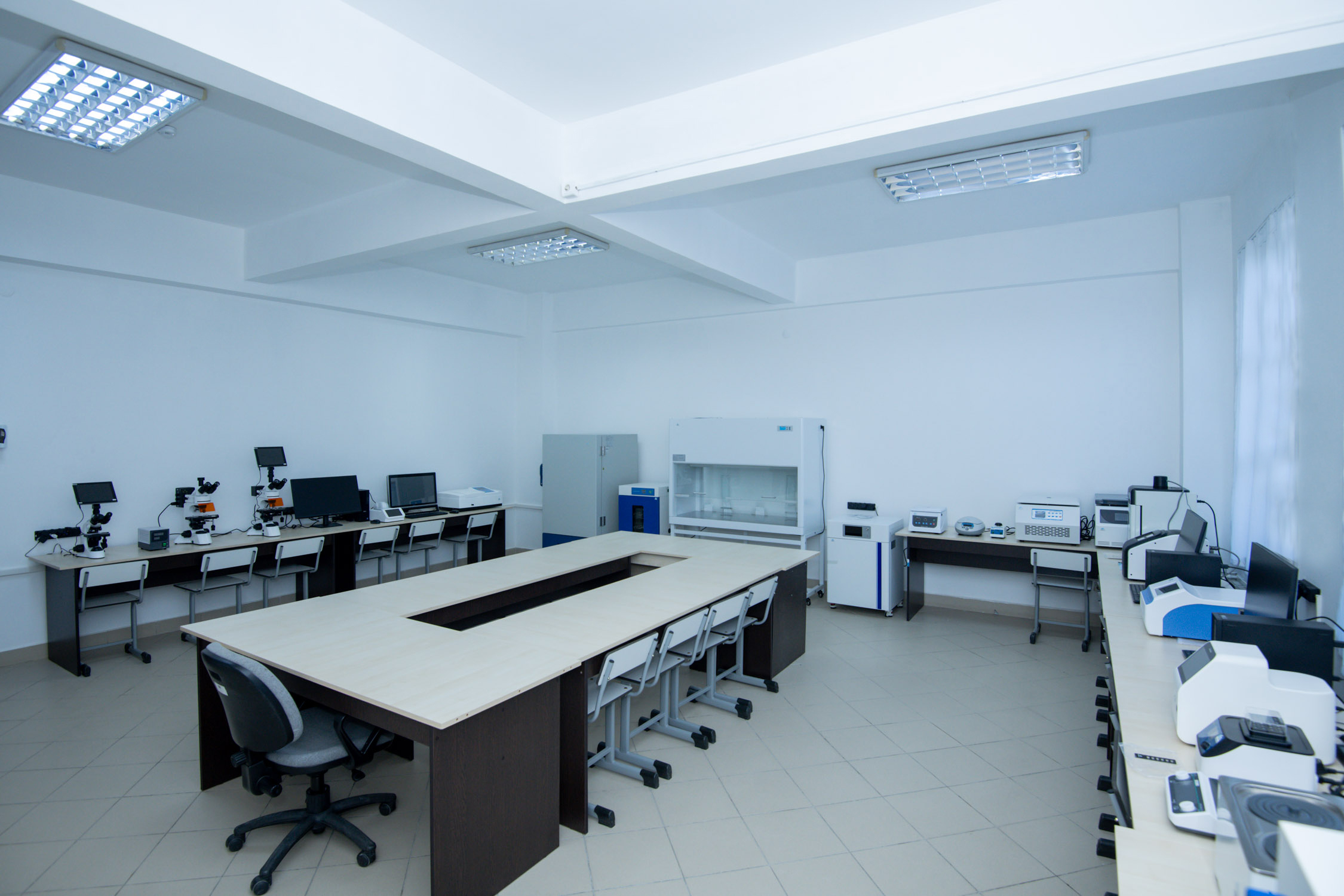 BMU-da Biotexnologiya elmi-tədqiqat və tədris laboratoriyası açılıb