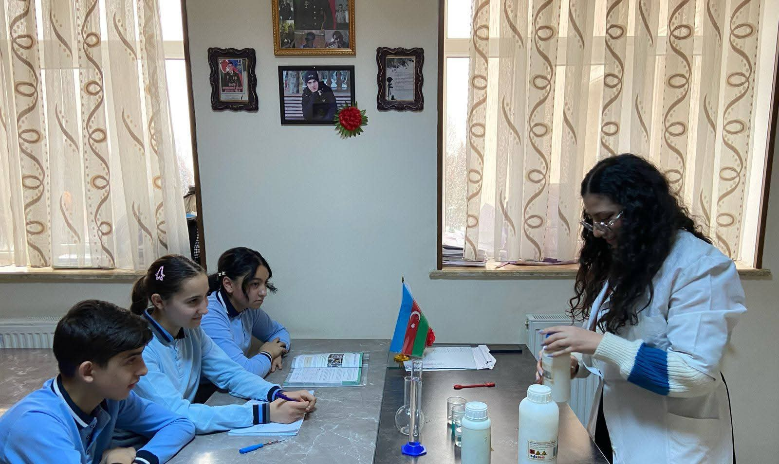 Qarlı yolların işığında: Ərəfsədə təhsilin isti nəfəsi