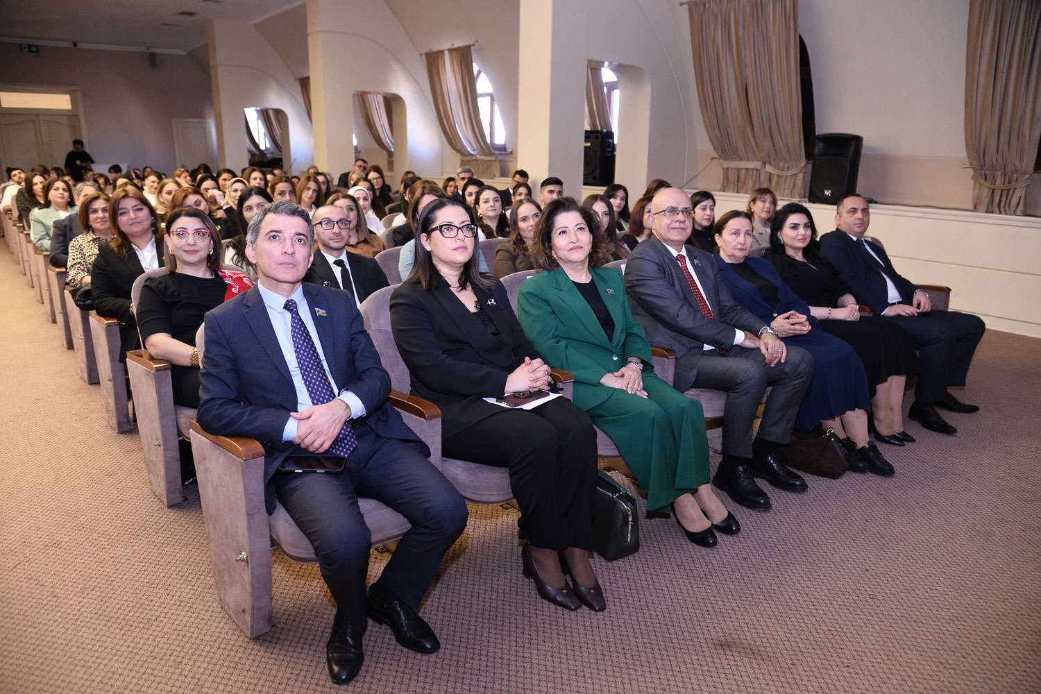 Yaradıcı müəllimlər təltif olunub