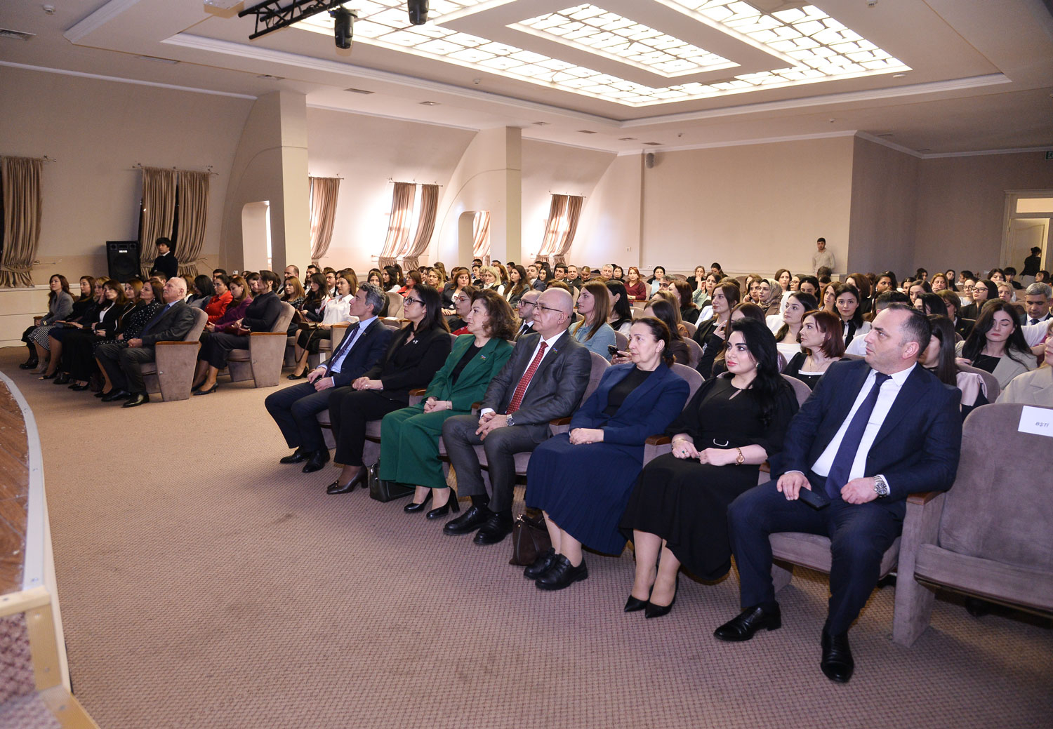 Yaradıcı müəllimlər təltif olunub