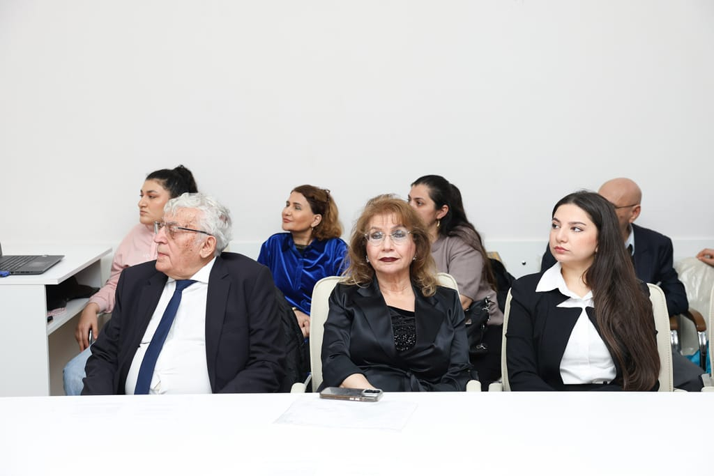 “Uşaq ədəbiyyatında ana dili məsələsi” mövzusunda tədbir keçirilib