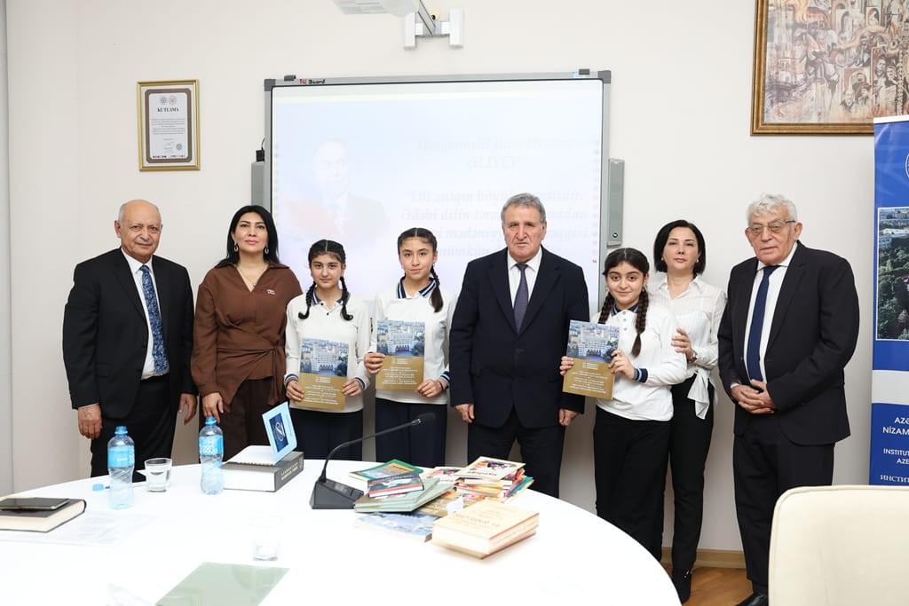 “Uşaq ədəbiyyatında ana dili məsələsi” mövzusunda tədbir keçirilib