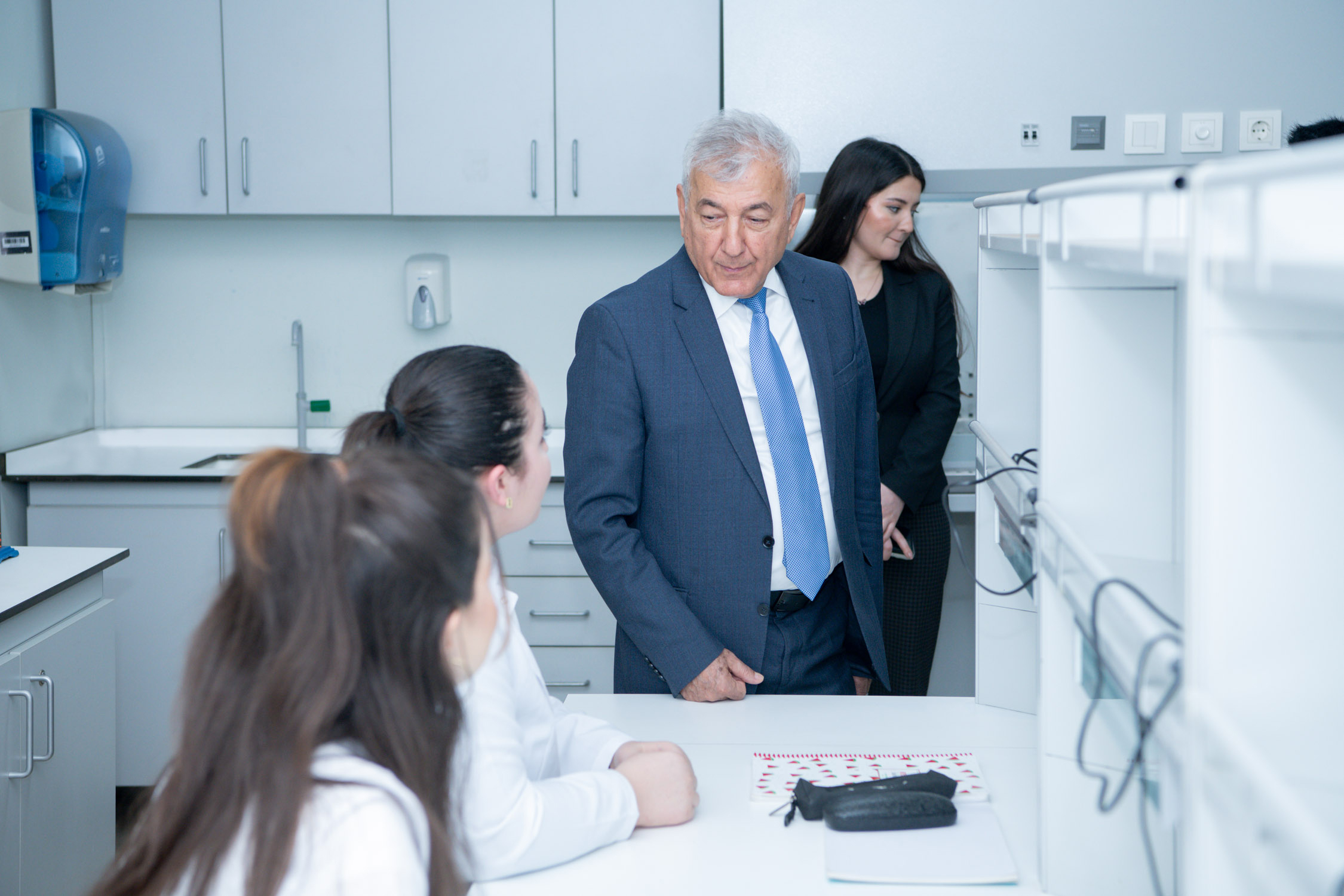 BMU-da Mikroskopik tədqiqatlar və Mikrobiologiya laboratoriyaları istifadəyə verilib