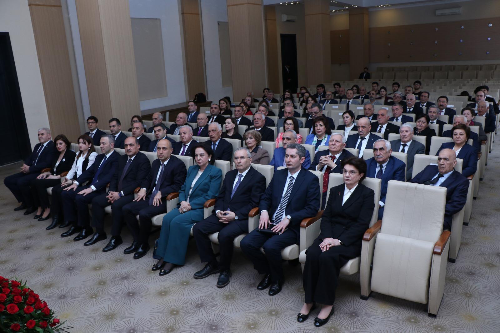 AzMİU-nun əməkdaşlarına  dövlət mükafatları təqdim olunub