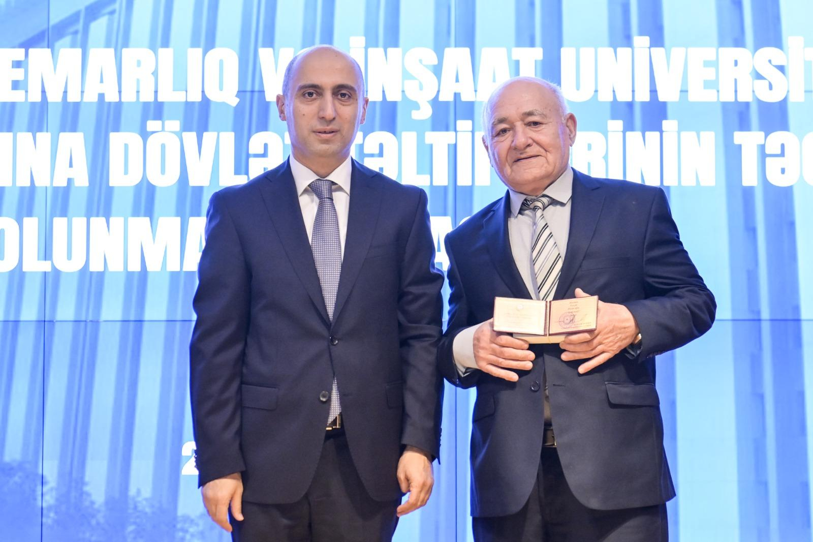 AzMİU-nun əməkdaşlarına  dövlət mükafatları təqdim olunub