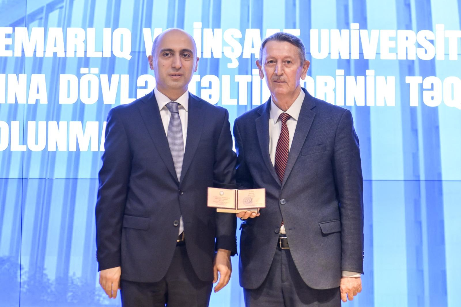 AzMİU-nun əməkdaşlarına  dövlət mükafatları təqdim olunub